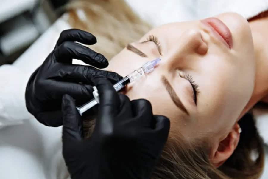 quelle-difference-entre-injections-botox-et-acide-hyaluronique-medecin-esthetique-paris-dr-levy-jerry-chirurgien-esthetique-paris