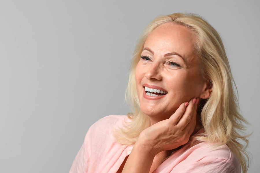 lutter contre le cou de dindon lifting cervico facial docteur jerry levy chirurgien esthetique chirurgie du visage medecine esthetique paris